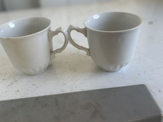 Cups ,Plate And Saucers