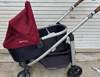 UPPAbaby CRUZ V2Strolle frame. with Bassinet Burgundy
