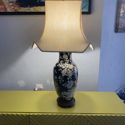 Vintage Large Asian Porcelain Table Jar Lamp