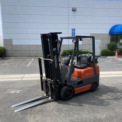 Forklift 