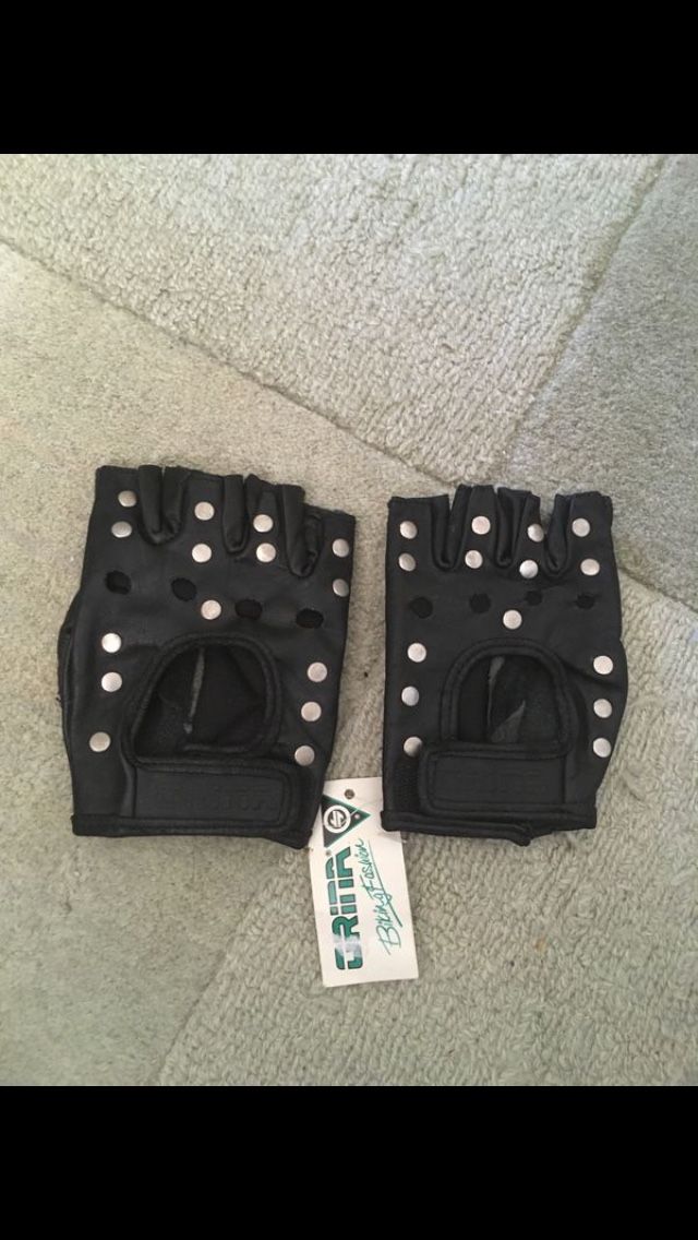 Motorcycle gloves