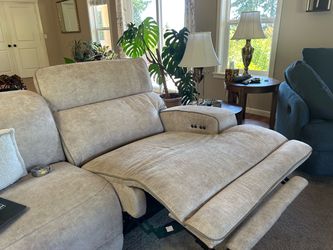 Couch- Dual Reclining