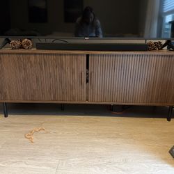 Modern Wood TV Stand / Entertainment Center – Fluted Doors