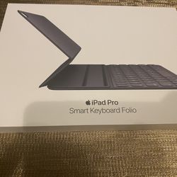 iPad Pro Smart Keyboard Folio MU8G22L/A A2038 for Sale in Fort