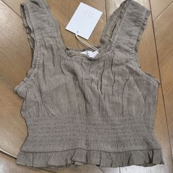 Rachel Parcell scooped smocked tank
