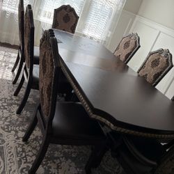 Dinning Table With 8 Chairs