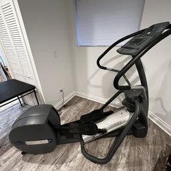 Precor EFX 5.21i Elliptical Machine 8 Programs Incline Resistance Adjustment