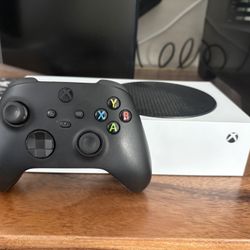 Microsoft Xbox Series S 512GB w/ Black Wireless Xbox Controller