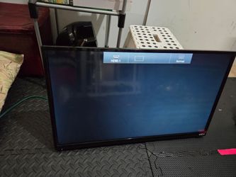 Vizio 32" LCD TV