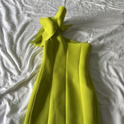 Eliza J One-Shoulder Neon Green Dress – XS Never Worn Like New 