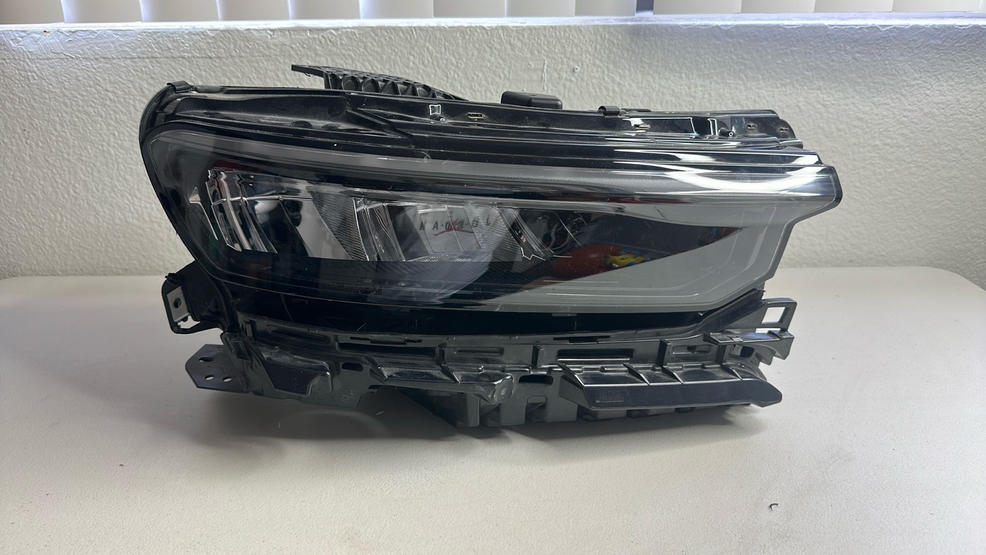 2022 2023 2024 Jeep Grand Cherokee Right Passenger LED Headlight OEM