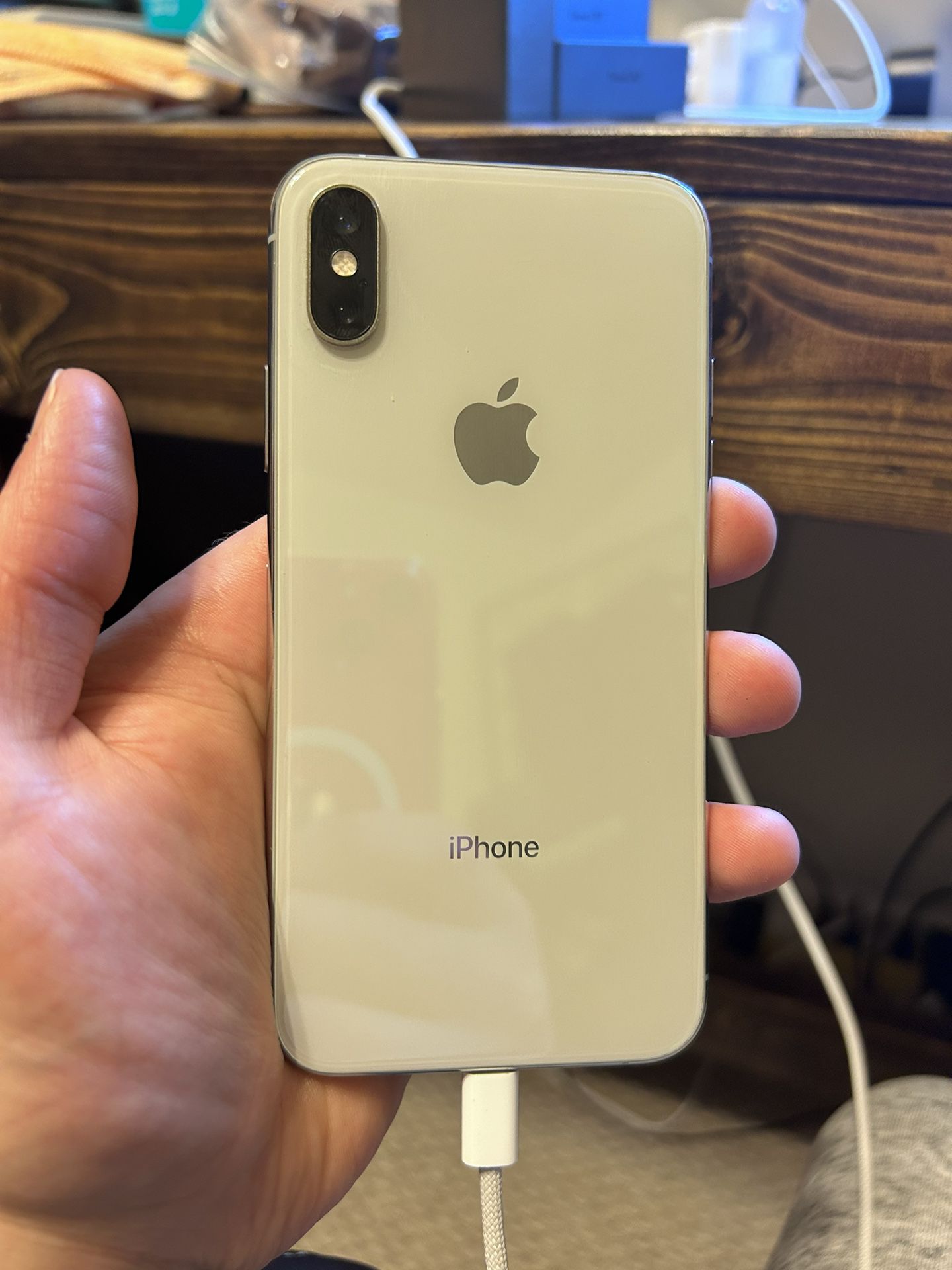 iPhone XS Silver 256GB Unlocked (Simpsonville) for Sale in Simpsonville, SC  OfferUp
