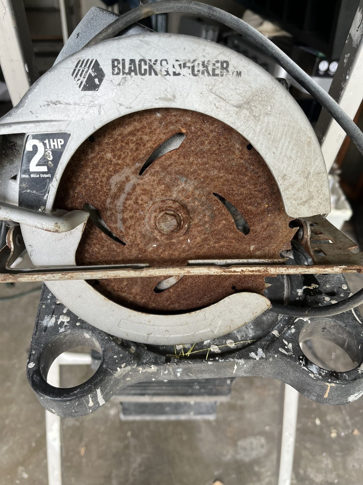 Black & Decker Saw