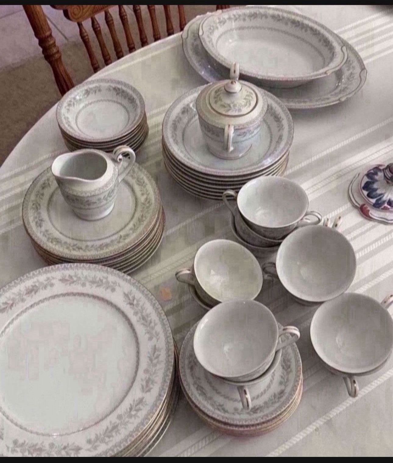 Fine China Set For 8