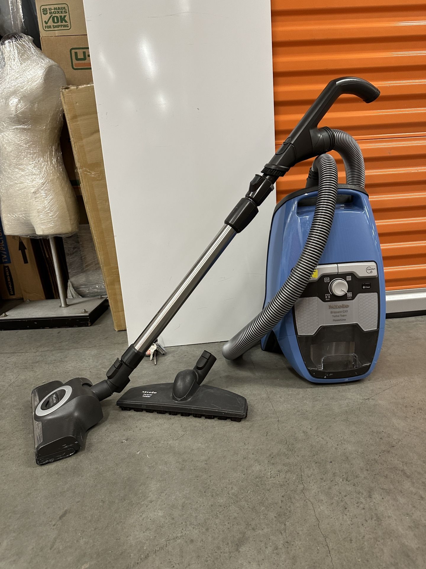 Miele Blizzard CX1 Turbo Team