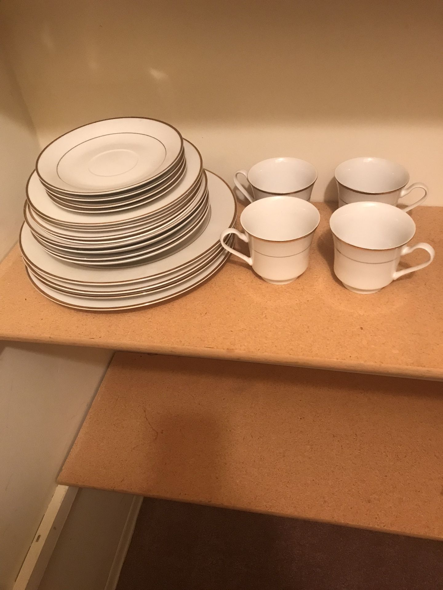 Gibson 4 Piece Plate Setting