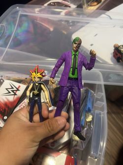 Random Joker and Yugi Figures