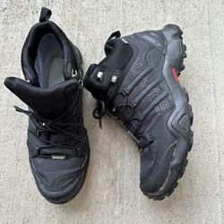 Adidas Men's Terrex Swift R Mid Hiking Boot size 9.5