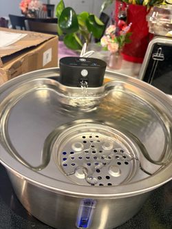 FLOOFII 7L stainless steel steel rechargeable dog drinking fountain W 3 filters