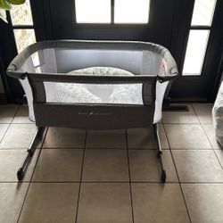 Baby Delight Bassinet + Boppy Pillow