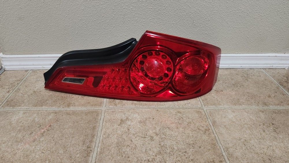 Taillights Infiniti G35 Coupe 