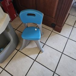 Free Art Desk And Chair