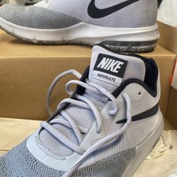 Nikes Size 10. 