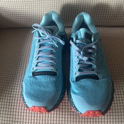 Under Armour men’s blue shoes size 9