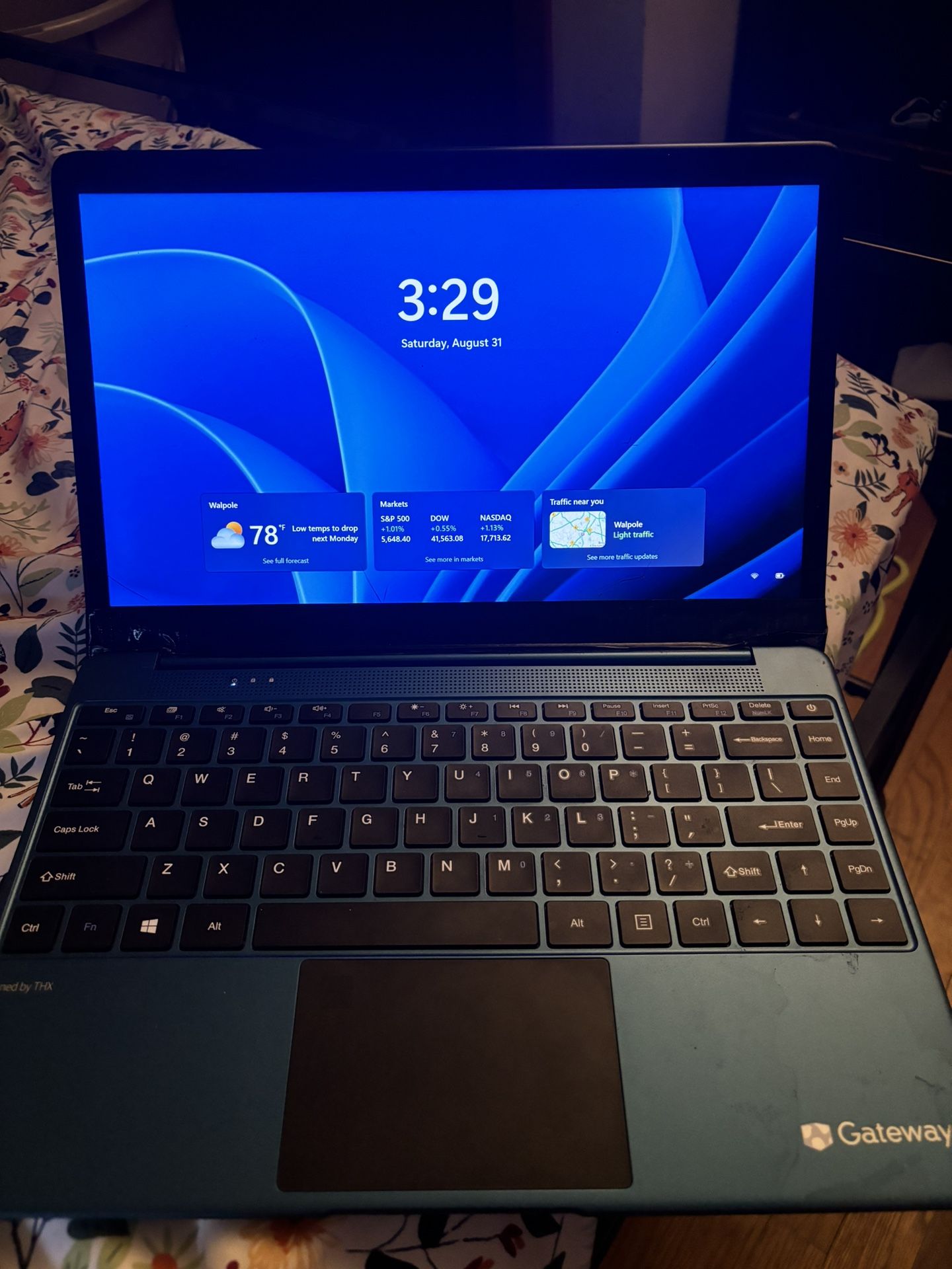 Laptop I5 16gbs Ram *Slight Cracked screen *