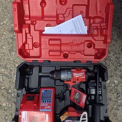Milwaukee M18 Drill 5Ah Battery And Charger