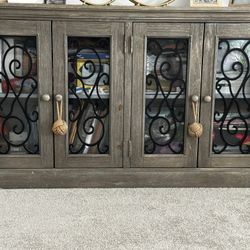 Center Console/Entertainment Stand