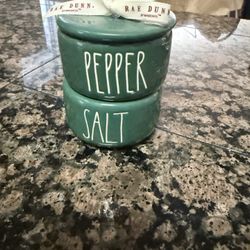 RAE DUNN GREEN SALT N PEPPER