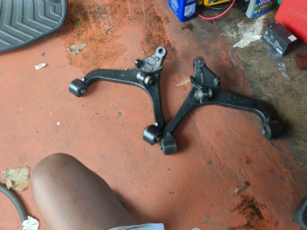 Set Left & Right Front Lower Control Arm & Ball Joint for Jeep Liberty 2002-2004 2.4L 3.7L