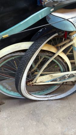 Rusty bikes with flats 20$