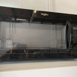 Whirlpool Microwave Over The Stove Black Excellent Condition. Warranty. 2522 Market St Ft Myers 33901