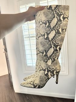 Steve Madden Size 6 Snake Knee-High Boots