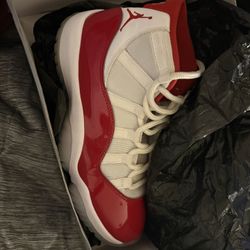 Air Jordan Retro 11 “Cherry”