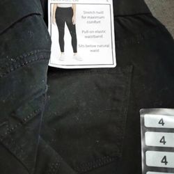 Ladies Jeans..2 Pair..(NEW)..$8