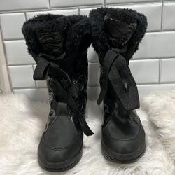 GUESS Womens Black Lace up Detail Insulated Boots Size 9