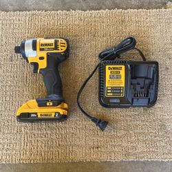 Dewalt Cordless Impact Driver W/ Battery & Battery Charger 