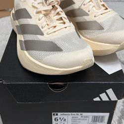 Adidas Women Evo Sl Sz 6 & 6.5