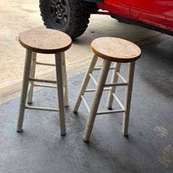 2 Stools 