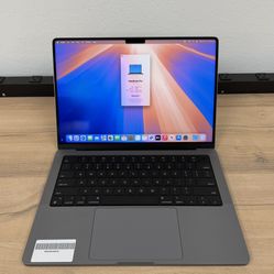 14" MacBook Pro M1 Pro 8 Core*500GB SSD*16GB RAM 