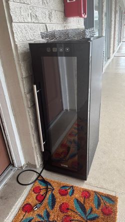 30  BOTTLE ELECTRIC WINE COOLER