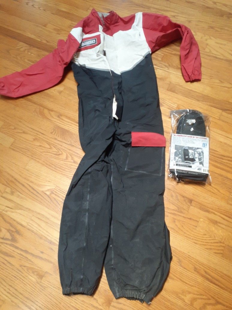 Motorcyclist Rain Suit & Boots