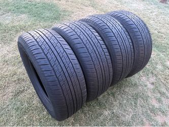 285/60R18 Dunlop GrandTrek Tire Set of 4