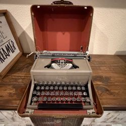 Vintage Royal Portable Typewriter with Original Hard Case Functional Collectible Decor