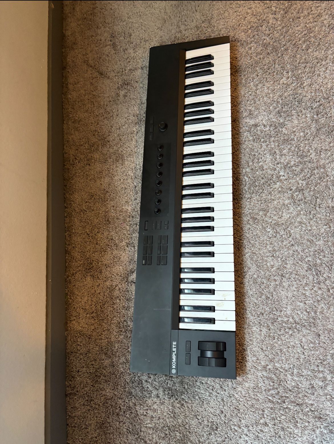 Native Instruments A61 Keyboard $130
