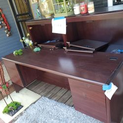 Locking  Office Desk 