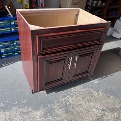32 Inch Wide Cabinet